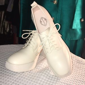 Rand New Wuorwu Round Toe Shoe